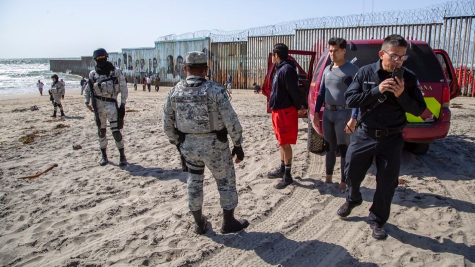 Elementos de la Guardia Nacional también estuvieron presentes asistiendo en las labores de rescate.