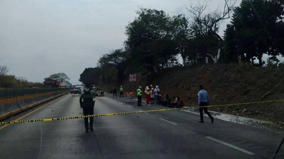 Mueren cuatro personas tras accidente carretero en Veracruz