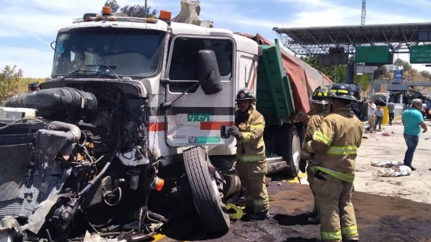 Fuerte choque de tráiler en autopista de Nayarit; hay 2 menores edad muertos