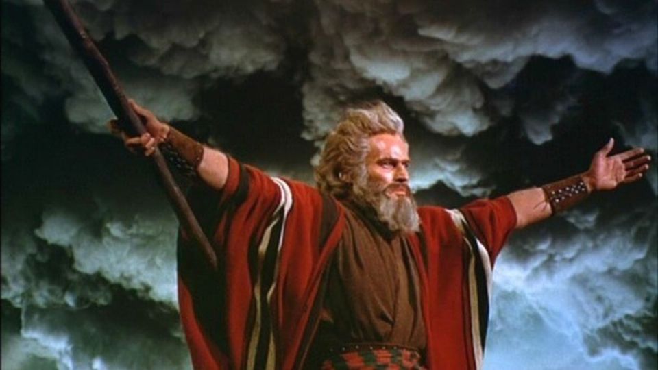 Una de las películas más vistas de todos los tiempos es Los 10 mandamientos, la cual fue protagonizada por Charlton Heston.