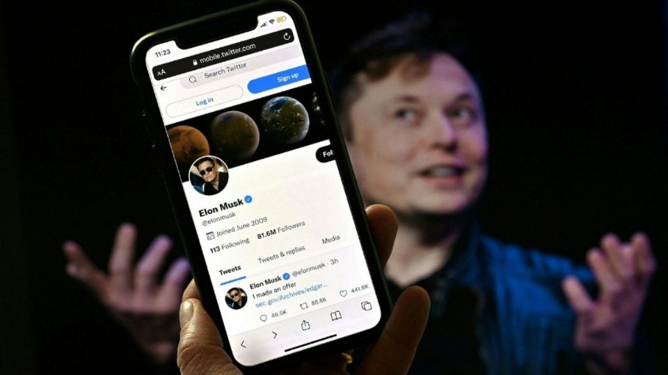 El CEO de Tesla insiste en que tiene suficientes activos para comprar la popular red social.