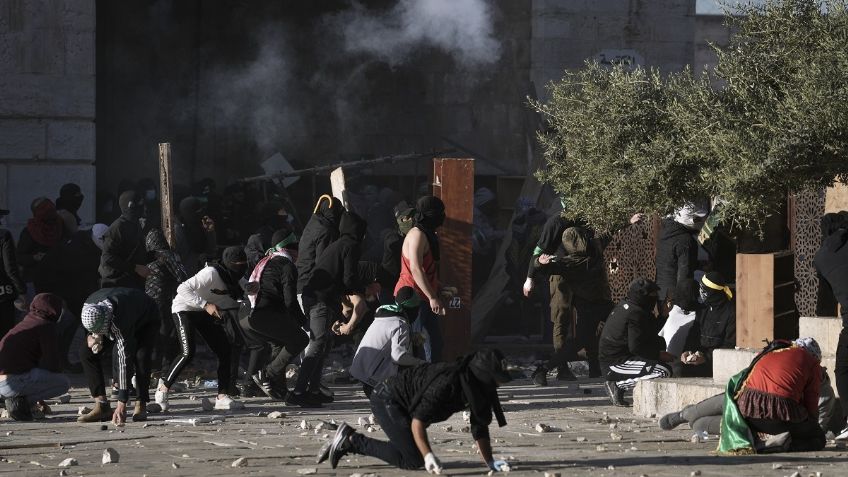 Jornada violenta en Jerusalén con agresión entre palestinos y policías