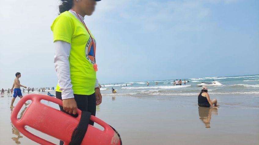 Brenda, la salvavidas más joven de México rescata a bañistas en playa Miramar