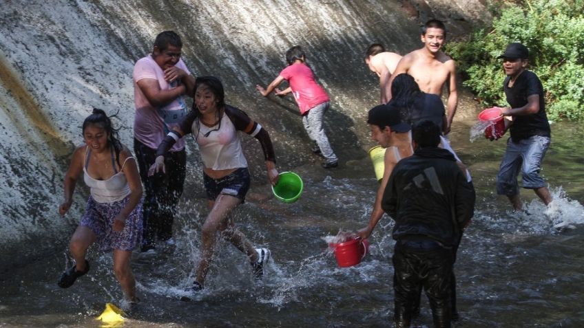 Saldo blanco en desperdicio de agua en CDMX por Sábado de Gloria