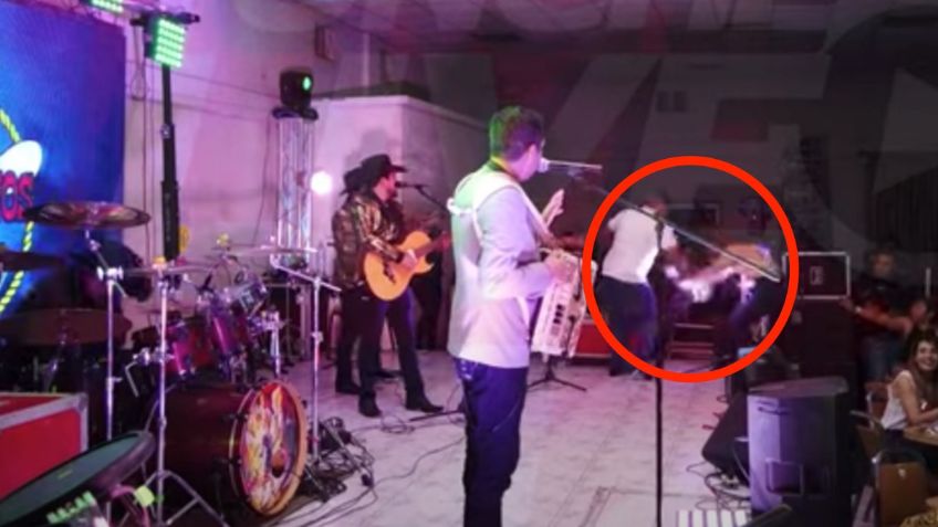 Terror en concierto: acuchilló a su ex en pleno escenario por recibir una rosa de querido cantante de regional mexicano