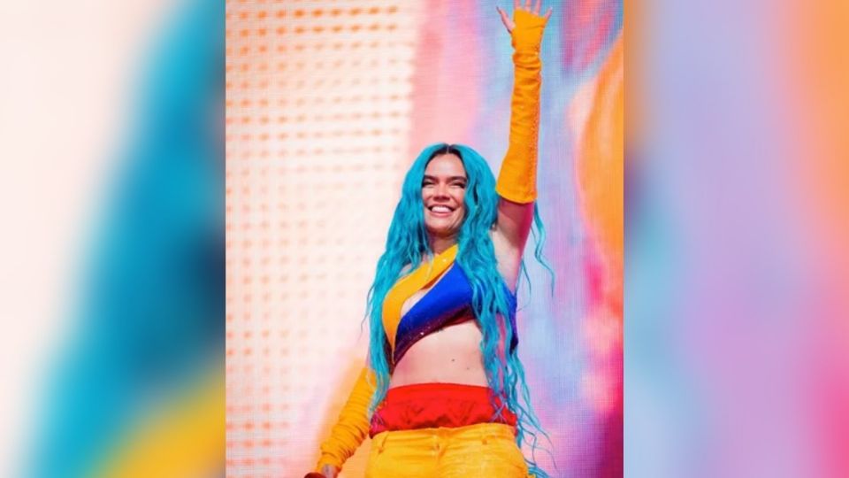 La colombiana pinto de azul a Coachella 2022.