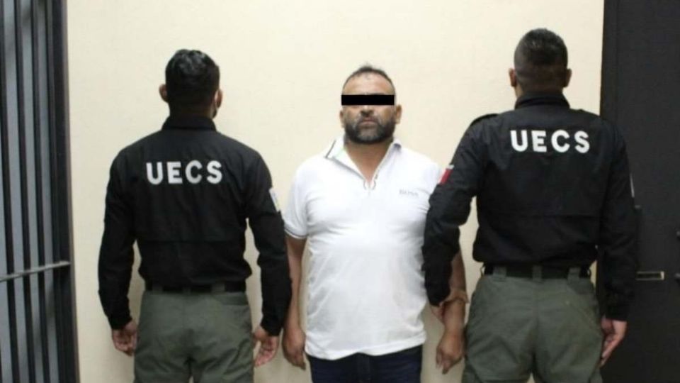 Fue detenido a lado de otro criminal