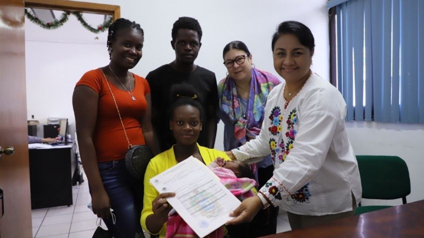 Primera bebé de padres haitianos nacida en Colima es registrada en Manzanillo