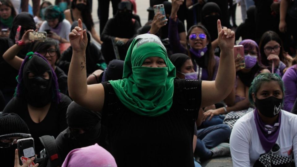 Las mujeres partieron desde el Monumento a la Revolución con dirección al Zócalo capitalino