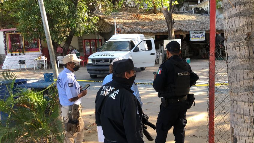 Balacera en playa de Acapulco entre policías y civiles deja cuatro muertos