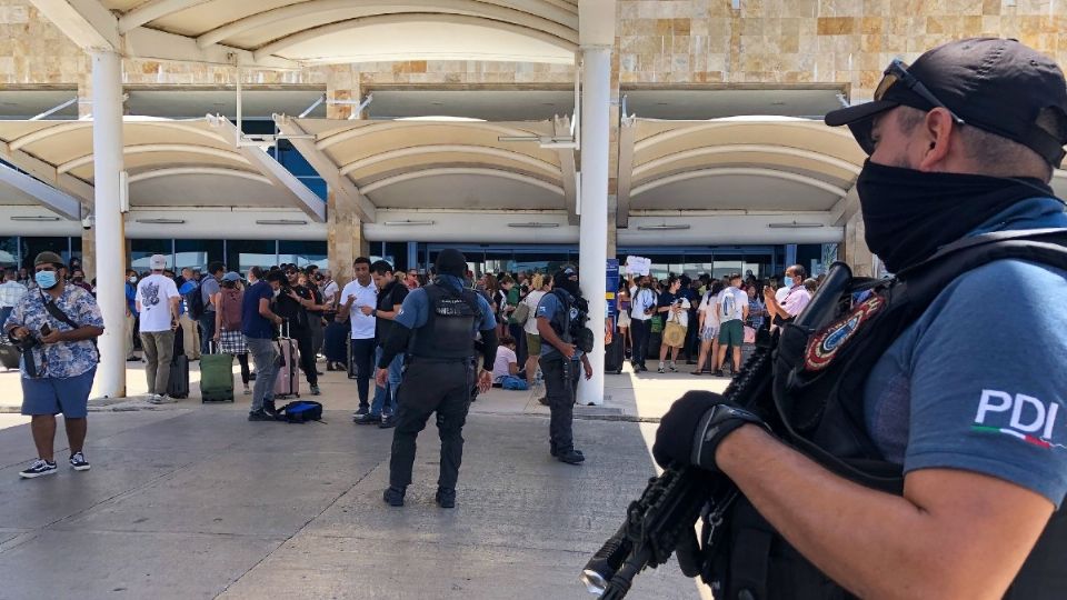 El pasado lunes 28 de marzo se reportó una supuesta balacera en el aeropuerto de Cancún, información que fue desmentida.