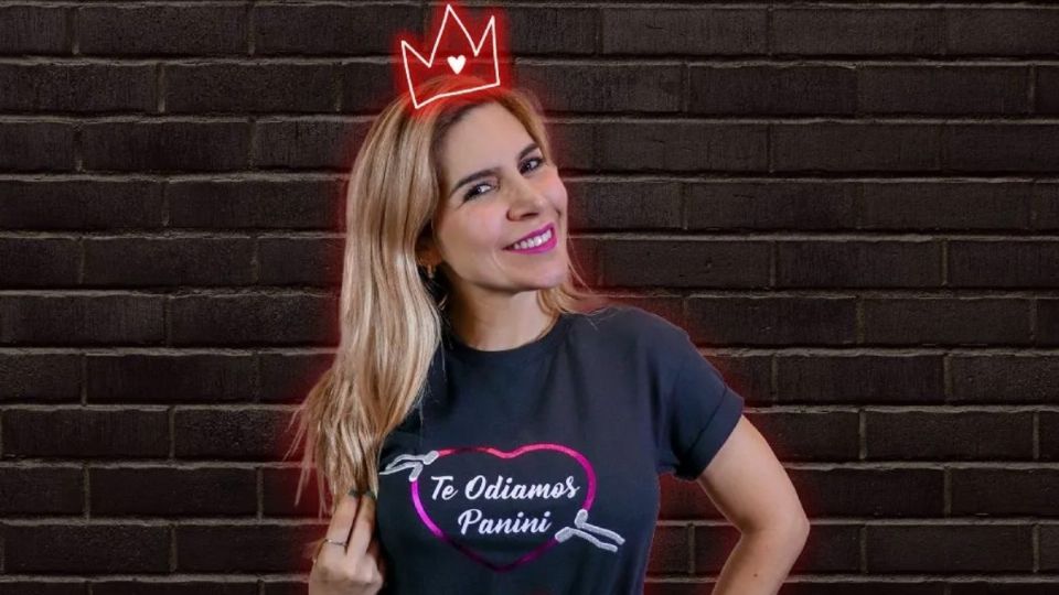 Karla Panini ya lanzó su línea de playeras.