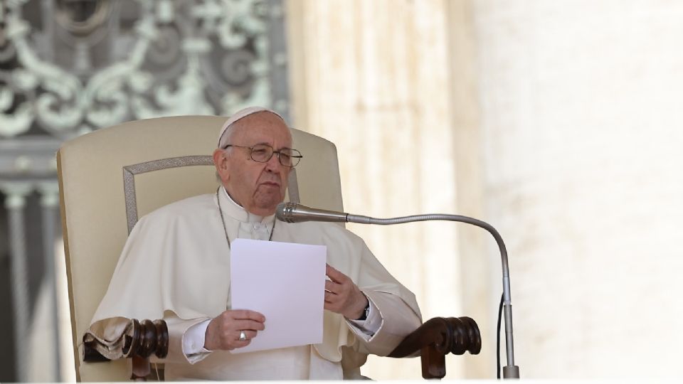 Francisco mandó un mensaje a sus fieles en la plaza de San Pedro 
FOTO: Pablo Esparza