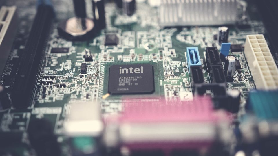 El ejecutivo en representación de Intel y la Secretaría de Economía, presentaron una alianza