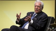 Hospitalizan a Mario Vargas Llosa por Covid-19