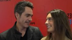 ¿Quién es la misteriosa mujer que acompañó a Mauricio Ochmann en la alfombra roja de su nueva película? | VIDEO