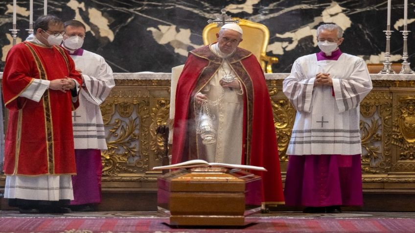 Papa Francisco celebra misa Exequial del cardenal mexicano Javier Lozano Barragán