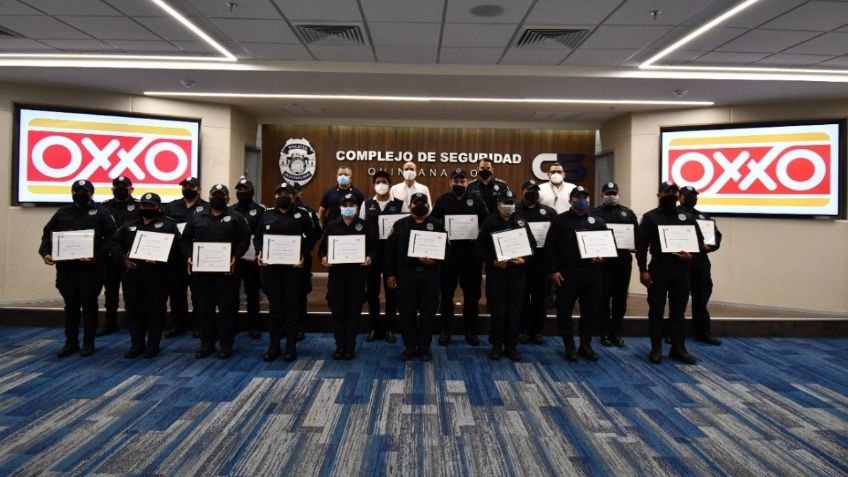 Grupo Oxxo reconoce labor de 20 elementos de seguridad pública de Quintana Roo