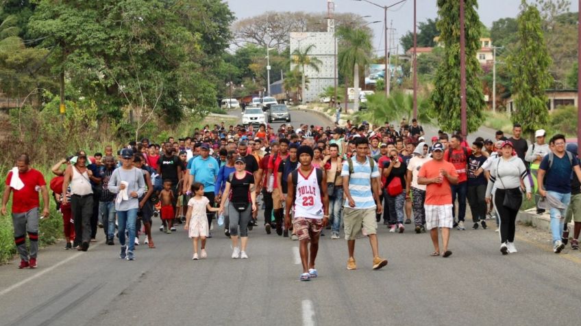 Migrantes improvisan caravana en Chiapas