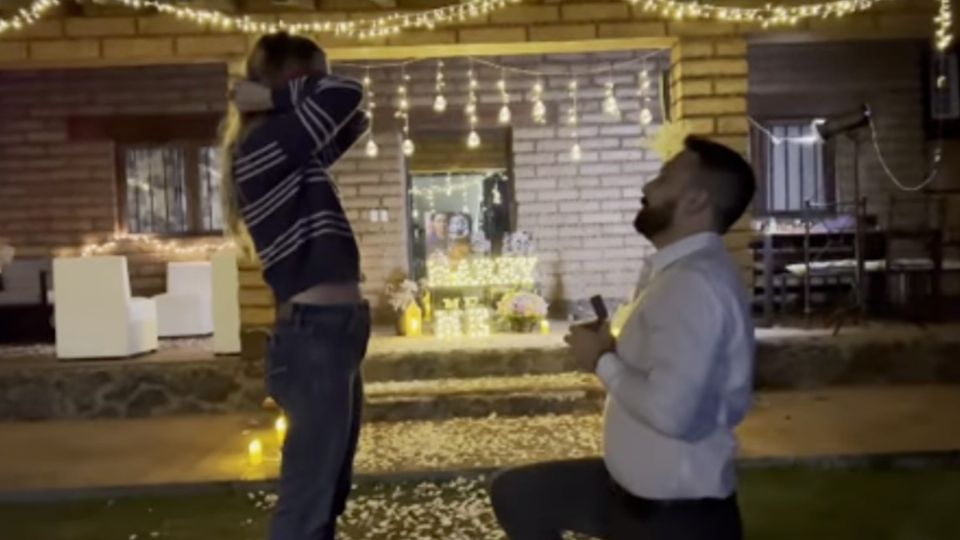 ¡Se casan! Yosstop se comprometió con su novio; así fue el romántico momento