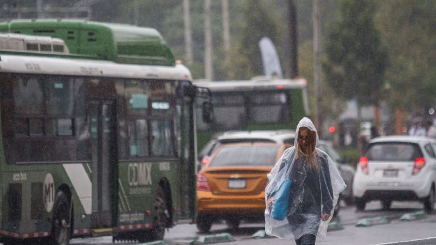 Lluvia en CDMX deja encharcamientos en varias alcaldías; alternativas viales