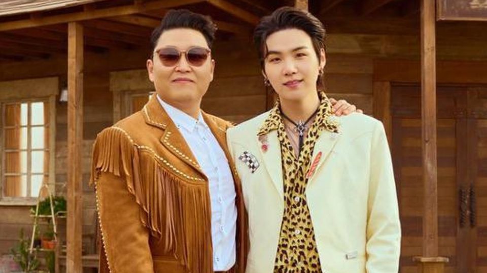 Suga colaboró con PSY