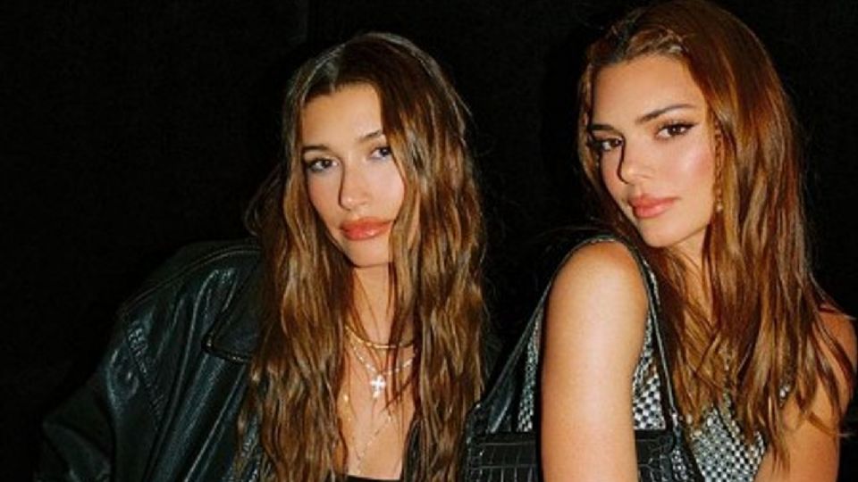 Famosas como Hailey Bieber y Kendall Jenner impusieron este peinado de los 90's como el favorito de la temporada; así puedes hacerlo.