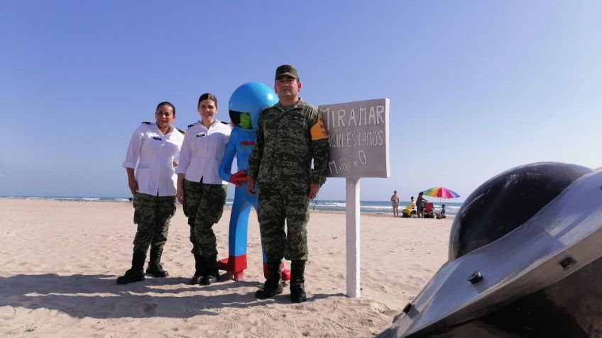 Junto a los "marcianos", militares piden vacunarse contra el coronavirus en Tamaulipas