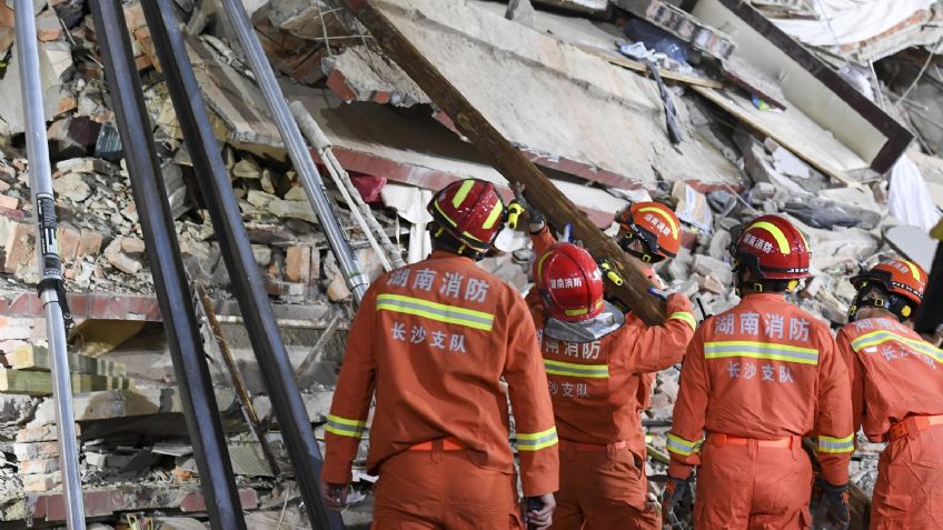 Tragedia en China: Derrumbe de edificio de seis pisos deja decenas de desaparecidos