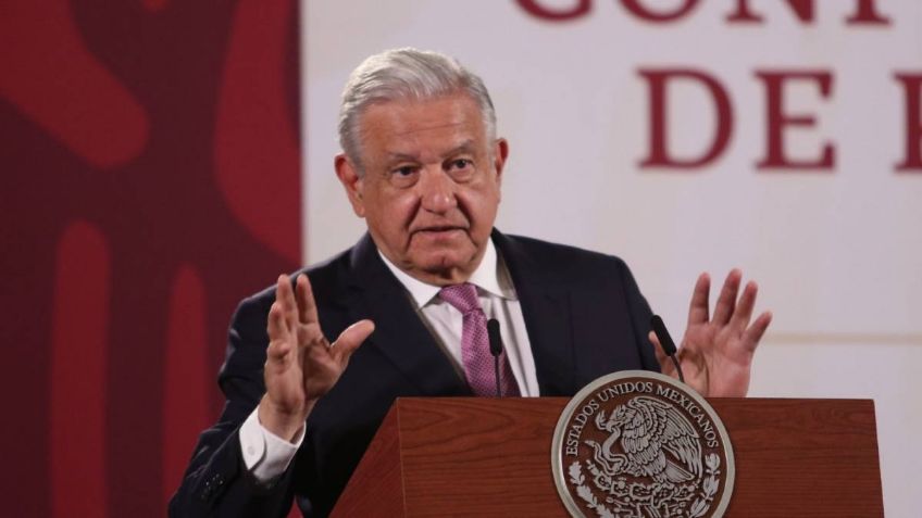 AMLO destinará parte del dinero de la publicidad gubernamental para el seguro de periodistas