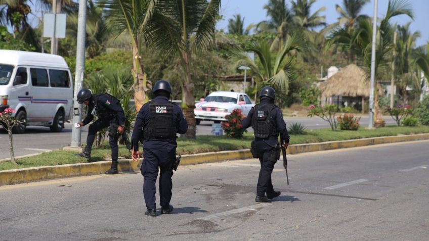 A sangre fría emboscaron y asesinaron a dos policías en Acapulco; 3 más resultaron heridos