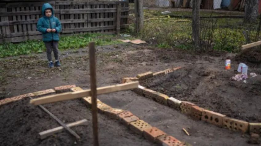 La desgarradora historia de la mujer que murió de hambre en medio de la guerra y le pusieron comida en su tumba