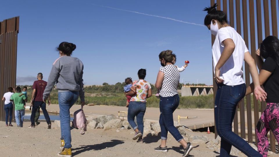 Planean que deportaciones de migrantes por motivos de COVID-19 duren hasta 2025