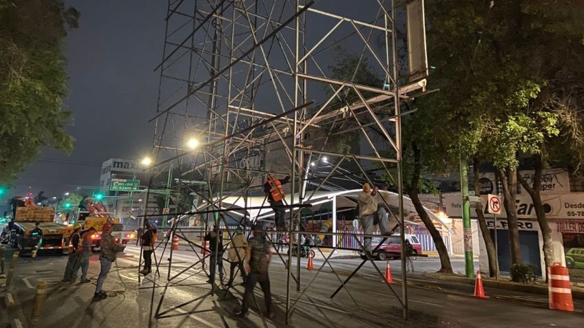 Retiran dos espectaculares en la Cuauhtémoc y Coyoacán