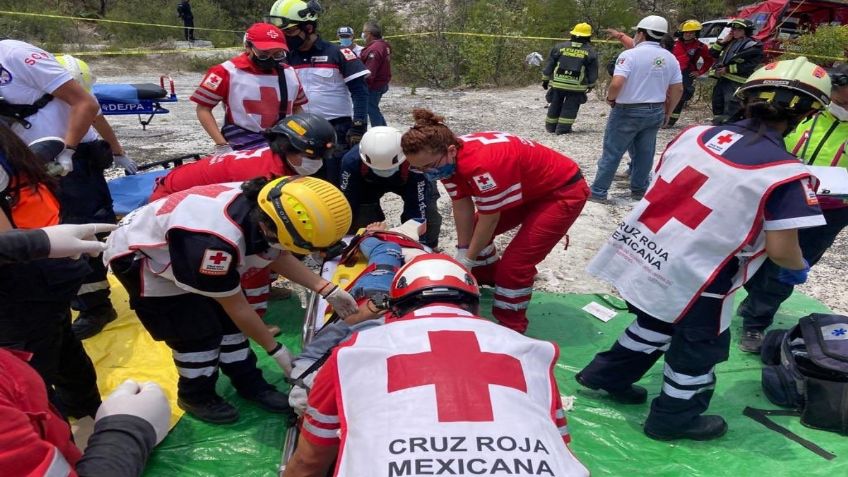 Peregrinaje acabó en velorio; una persona muerta y 15 lesionados: el saldo de una volcadura en Puebla