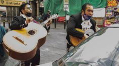 Con mariachis, mamás de la CDMX celebran el 10 de Mayo en la plaza de Garibaldi