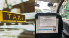 Padre taxista exhibe el currículum de su hija en su taxi y le consigue empleo tras viralizarlo en redes | FOTO