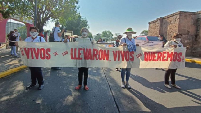 Marchan madres de personas desaparecidas en Michoacán