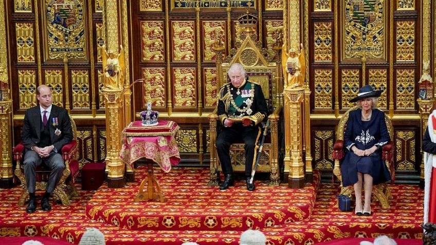 En Reino Unido, Isabel II se ausenta y delega apertura del Parlamento al Príncipe Carlos