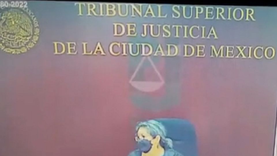 La jueza María del Carmen Patricia Mora pidió un receso indefinido luego de distraerse por el llanto de la mujer