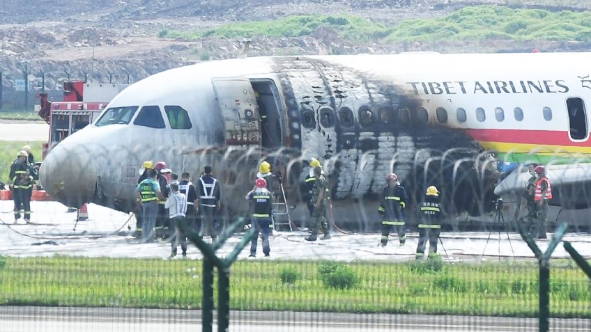 Así fue el dramático momento en el que un avión chino se prendió en llamas antes de despegar | VIDEO