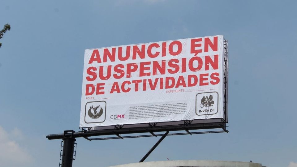 Calculan que hay dos mil 500 estructuras publicitarias en las azoteas de la CDMX y la mayoría carece de permisos
