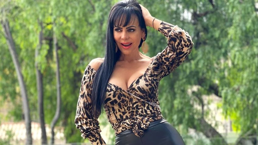 Maribel Guardia presume sus curvas con coqueto outfit floral y medias de red: FOTO