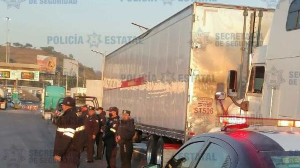 Los agentes se percataron de la mancha en el camión