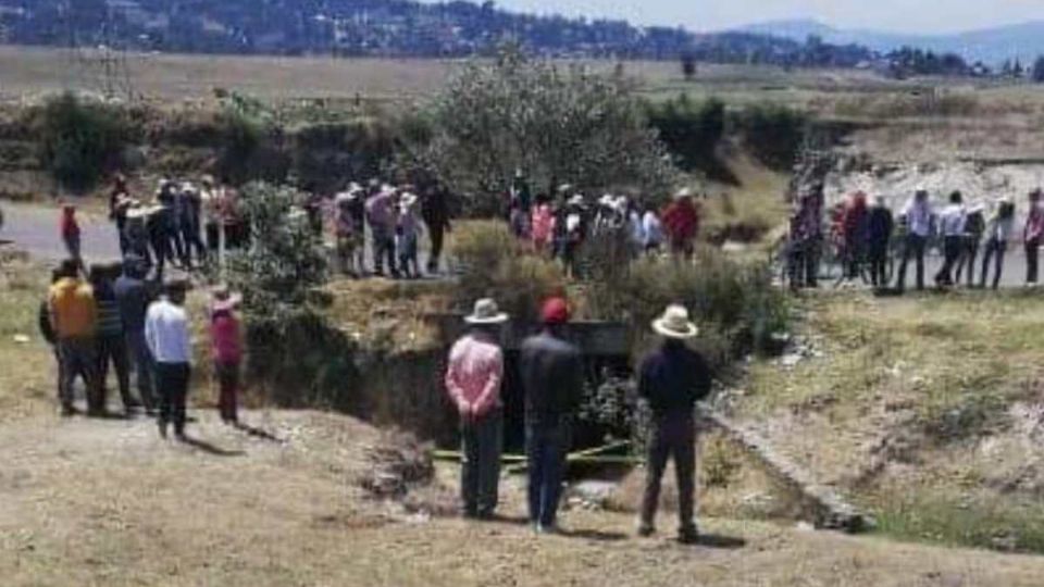 La gente hizo guardia hasta que llegaron las autoridades