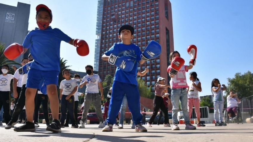 Aprenden niños el ‘punch’ del boxeo