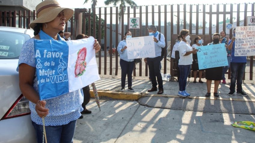 Despenalización del aborto en Guerrero: Feministas y providas protestan frente al Congreso