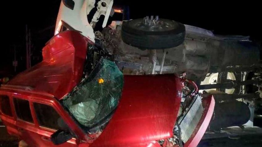 Choque en Coahuila entre una camioneta y un tráiler deja 6 muertos, 3 son menores de edad | VIDEO