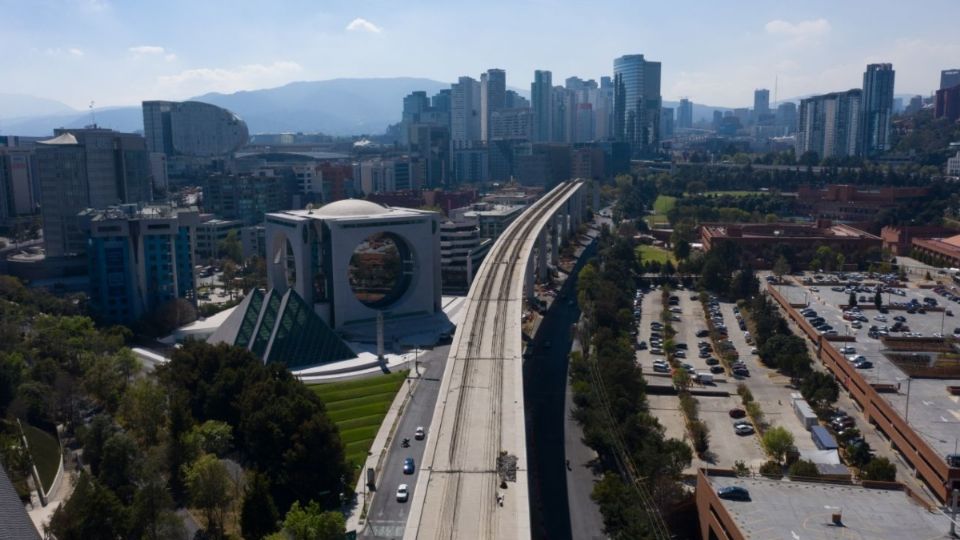 Tramo tres de la obra del Tren Interrubano México-Toluca en la colonia Santa fe de la alcaldía Cuajimalpa, Ciudad de México