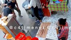 Tres con todo y una maniobra Heimlich: un taquero salvó la vida de un cliente que se atragantaba | VIDEO